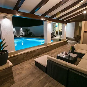 https://apartment-elis.pula-hotels.org